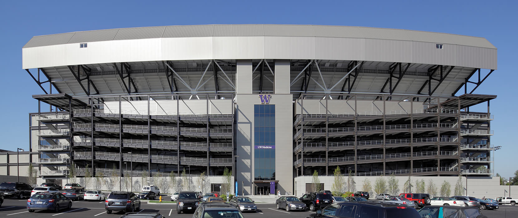 how many can fit in husky stadium